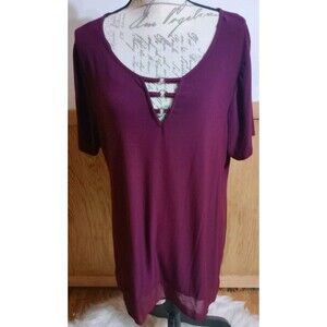 Belldini  Maroon SS Tunic Top Sz Plus 2X Rhinestone Embellishments Sheer Hem EUC